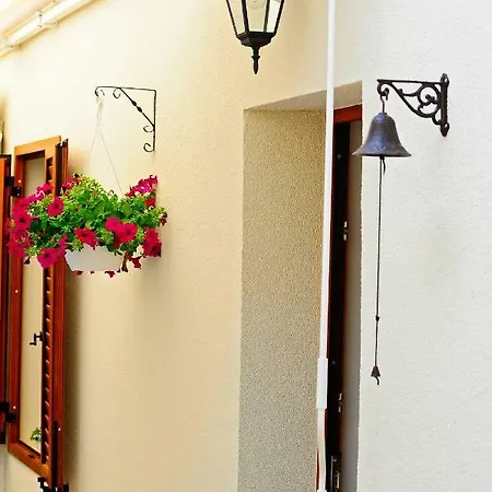 Luxury Apartment Dvor Split Exterior photo